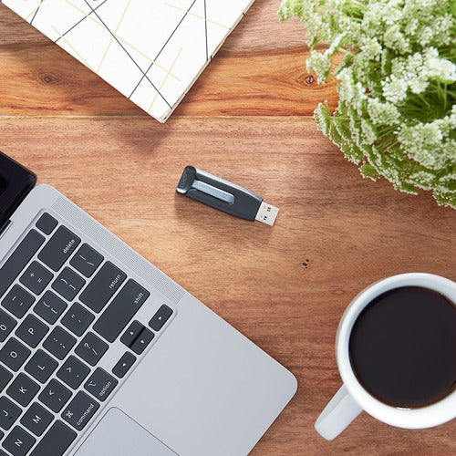 Unidad flash USB 3.0 STORE N GO V3 de 32 GB, color negro y multicolor