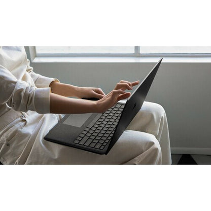Ordinateur portable à écran tactile Microsoft Surface Laptop 2 de 13,5 pouces (342,90 mm)