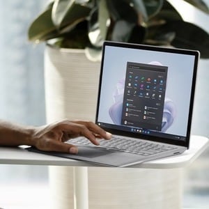 Microsoft Surface Laptop 5 de 15 pulgadas con pantalla táctil - Intel Core i7 - Plataforma Intel Evo
