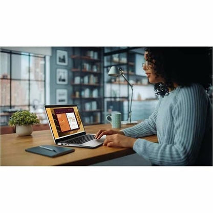 Ordinateur portable convertible 2 en 1 à écran tactile Dell Latitude 5000 5350 de 13,3 pouces (337,82 mm)