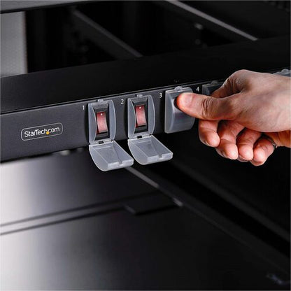 StarTech.com PDU à montage en rack horizontal à 8 prises, multiprise 1U, prise