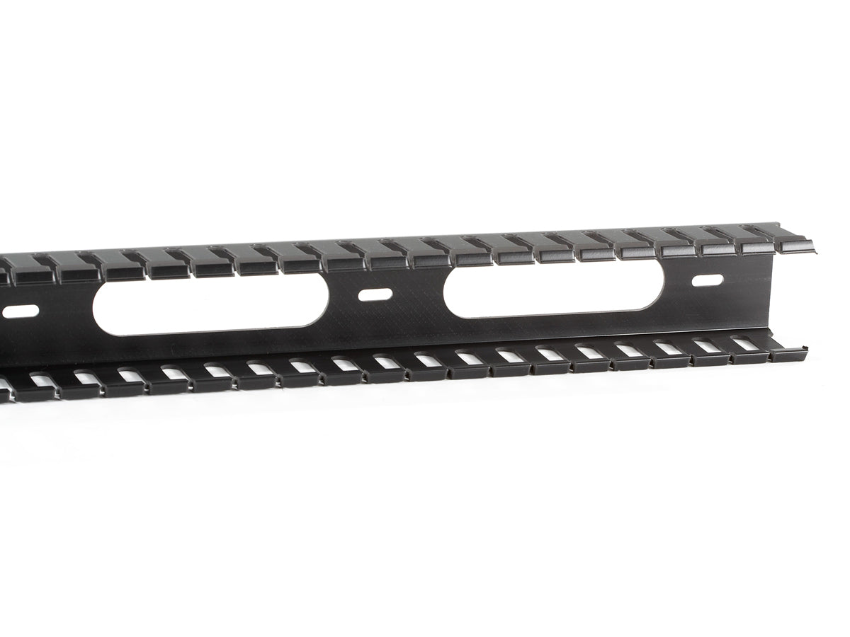 Conducto de aire Black Box Corp T, 2 pulg. de altura x 2 pulg. de ancho, 67 pulg. de profundidad, Rmt301A-R2